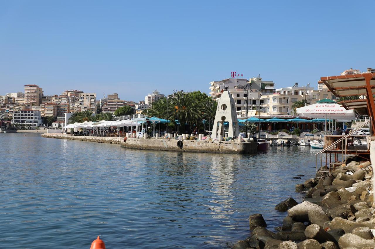 Luxury Seafront Apartments Sarandë Esterno foto
