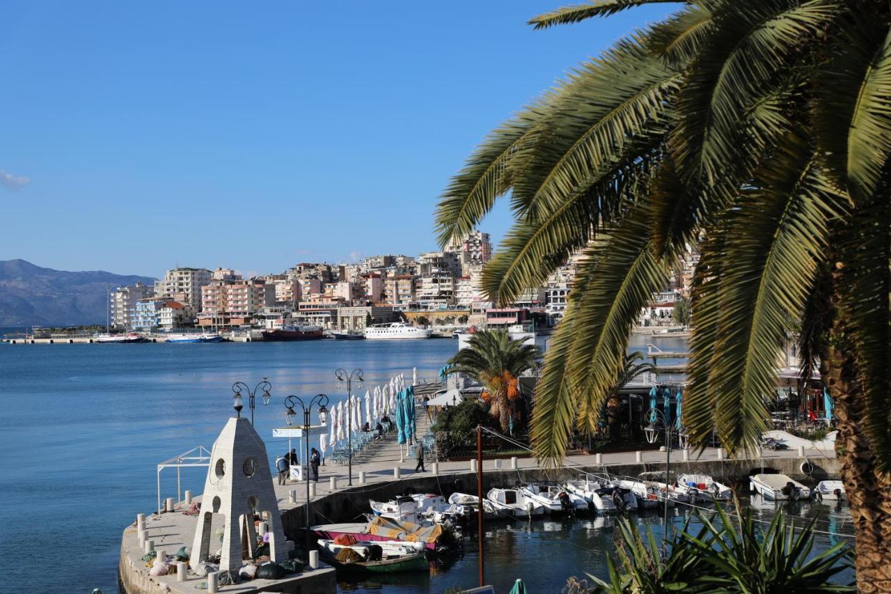 Luxury Seafront Apartments Sarandë Esterno foto