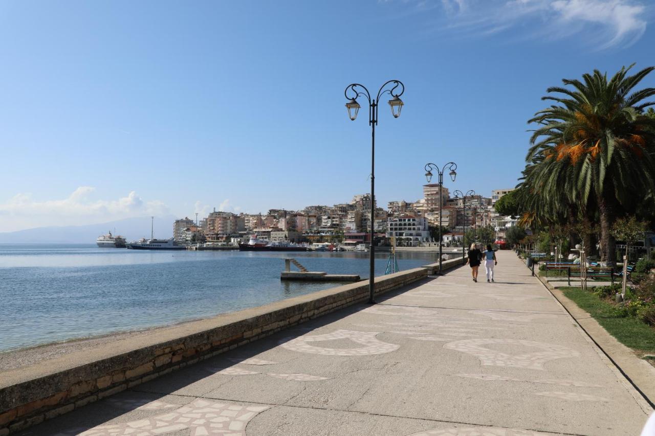 Luxury Seafront Apartments Sarandë Esterno foto