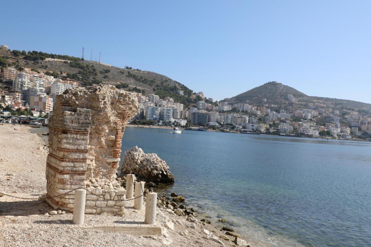 Luxury Seafront Apartments Sarandë Esterno foto