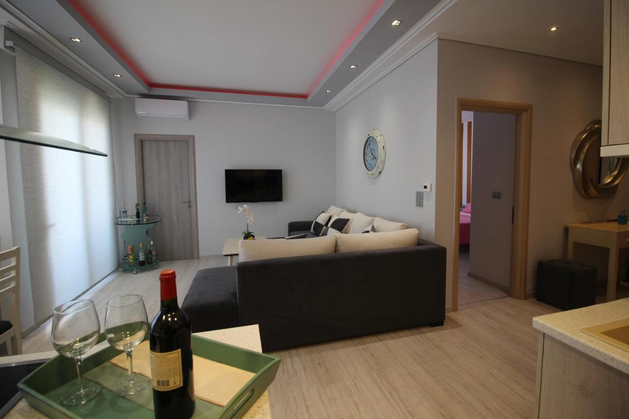 Luxury Seafront Apartments Sarandë Esterno foto