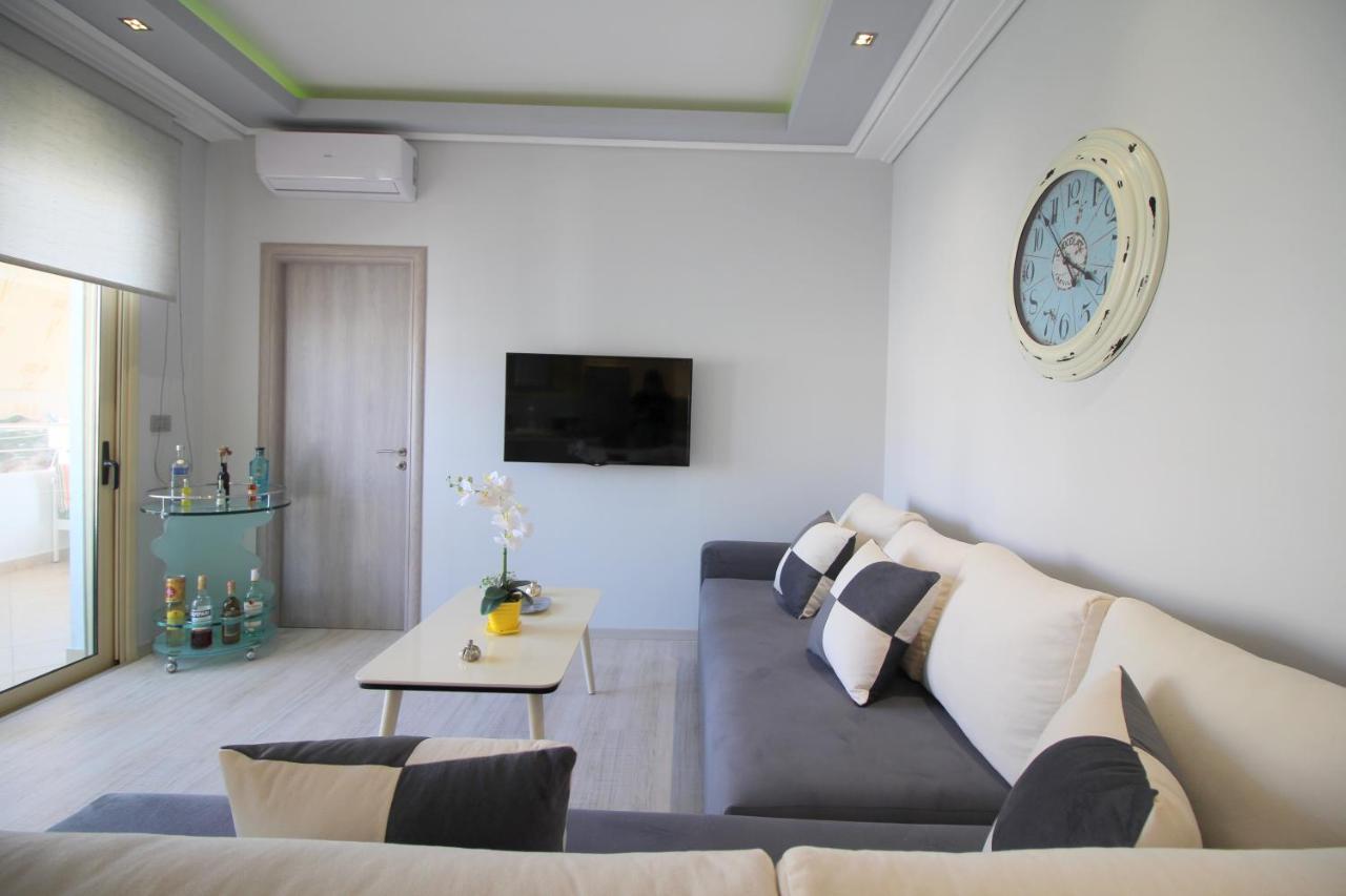 Luxury Seafront Apartments Sarandë Esterno foto