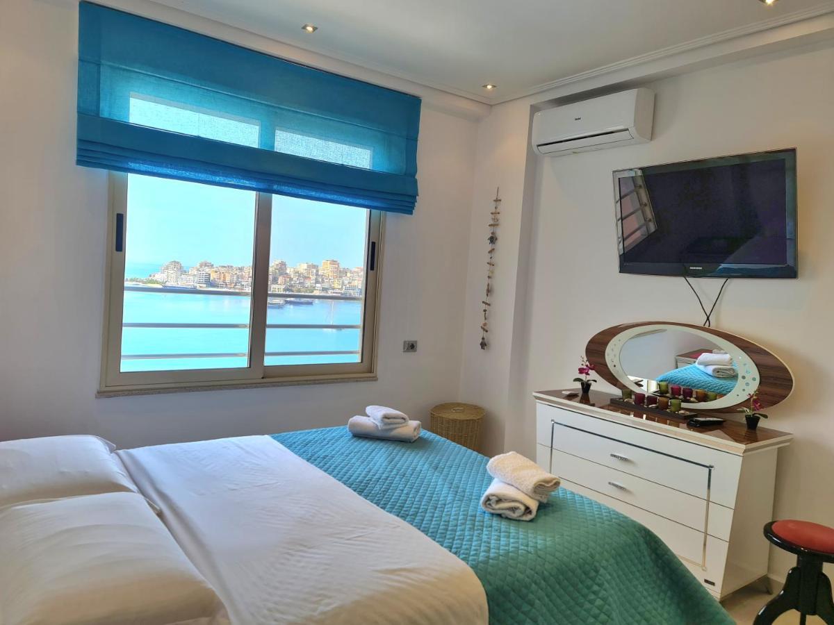 Luxury Seafront Apartments Sarandë Esterno foto