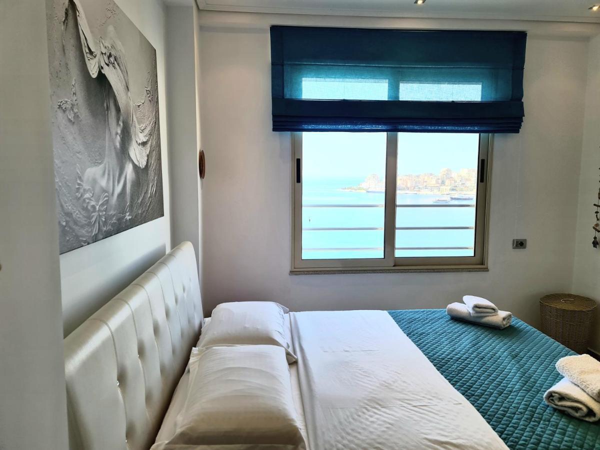 Luxury Seafront Apartments Sarandë Esterno foto