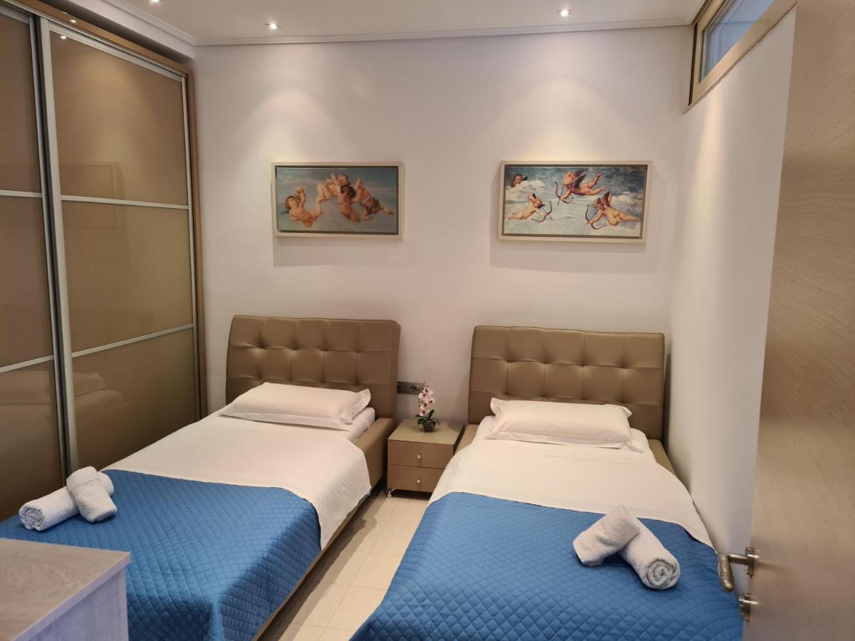 Luxury Seafront Apartments Sarandë Esterno foto