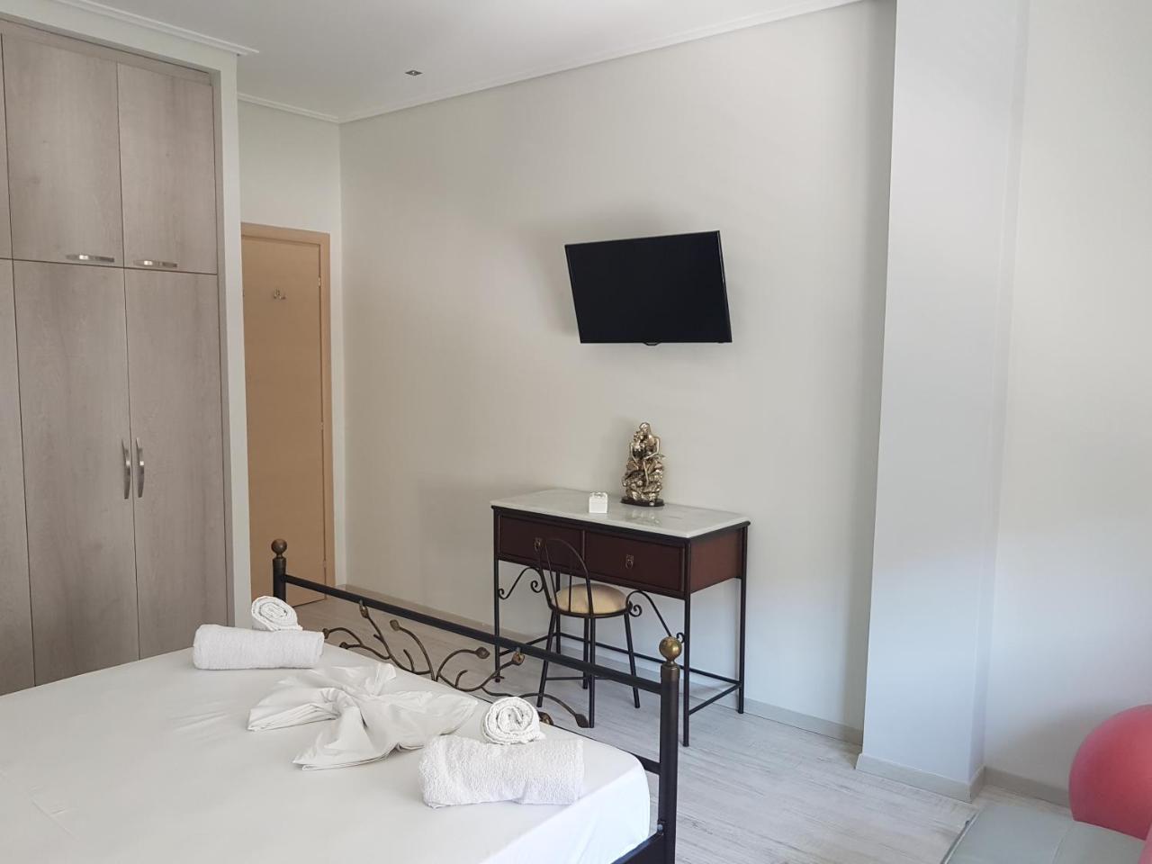 Luxury Seafront Apartments Sarandë Esterno foto