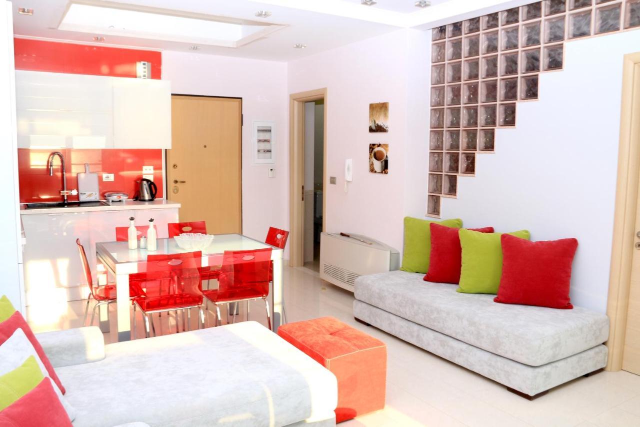 Luxury Seafront Apartments Sarandë Esterno foto